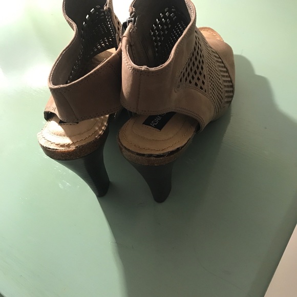 Adam Tucker brown heels size 9 - Picture 4 of 4